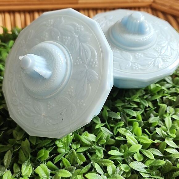 2 Vintage 1950's Blue Powder Celluloid Boxes With Decorative Lids Coquette Bride - Picture 4 of 9